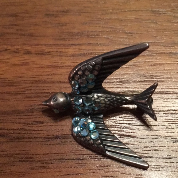 Classic Hardware Bedazzled Swallow Brooch 1950s - Picture 1 of 2